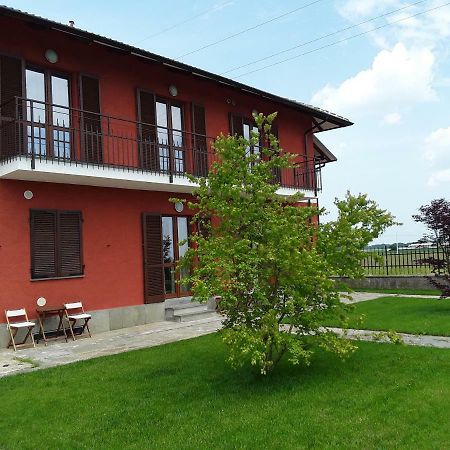 Tra Menta E Meliga Hotel Carignano  Exterior photo